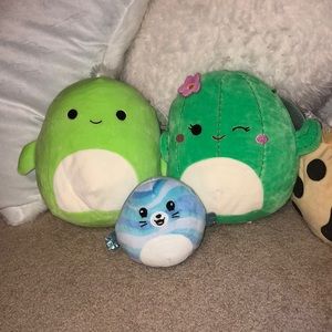 BUNDLE OF THREE SQUISHMALLOWS! BNWT!